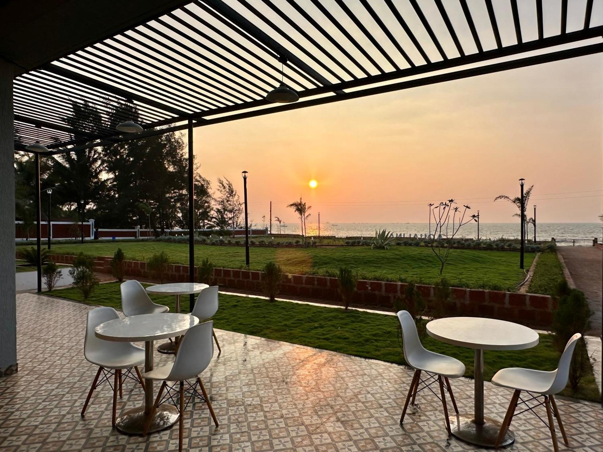 Hotel Aqualina Bhogwe Exterior foto